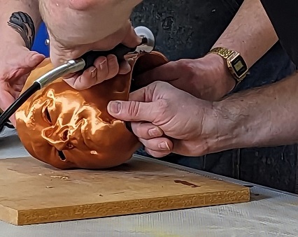 Figure 39 Cutting the head up (photograph by Mark Warren)