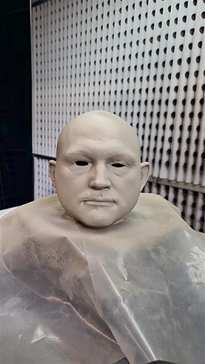 Figure 46 Camouflage paint layer applied to head (photograph taken by Michael Alcock)